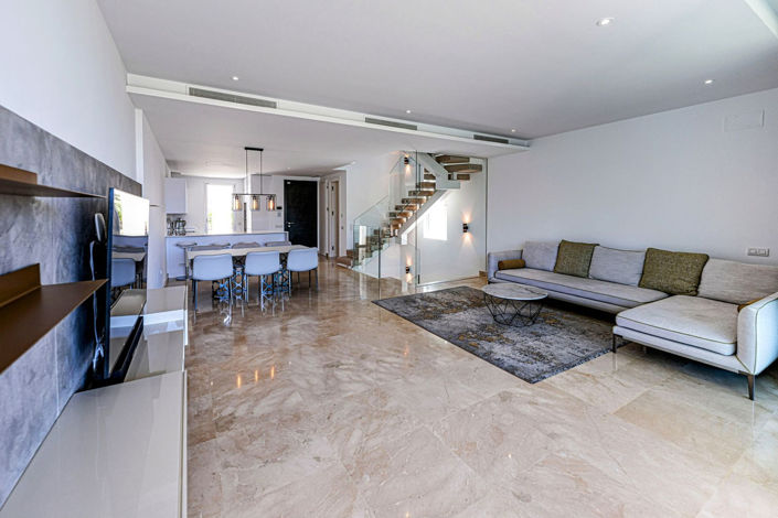 Image No.12-4 Bed Townhouse for sale