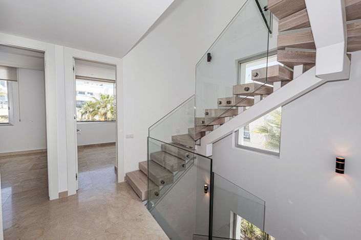 Image No.15-4 Bed Townhouse for sale