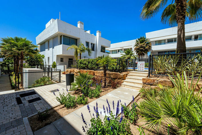 Image No.48-4 Bed Townhouse for sale