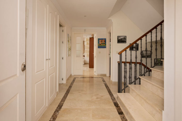 Image No.10-5 Bed Villa for sale