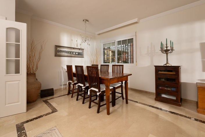 Image No.32-5 Bed Villa for sale