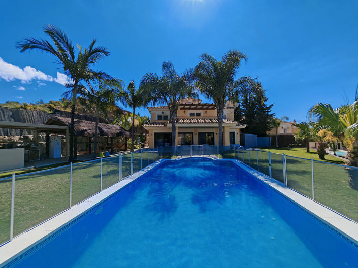 Image No.1-Villa de 4 chambres à vendre à Los Monteros
