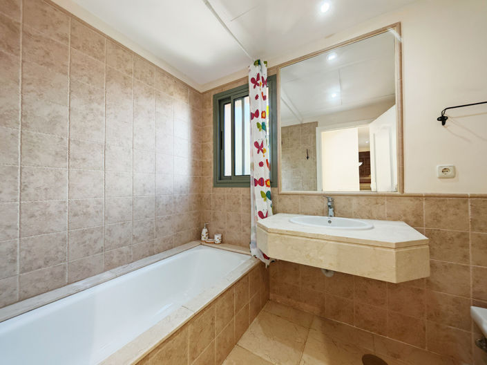 Image No.10-Appartement de 2 chambres à vendre à Estepona