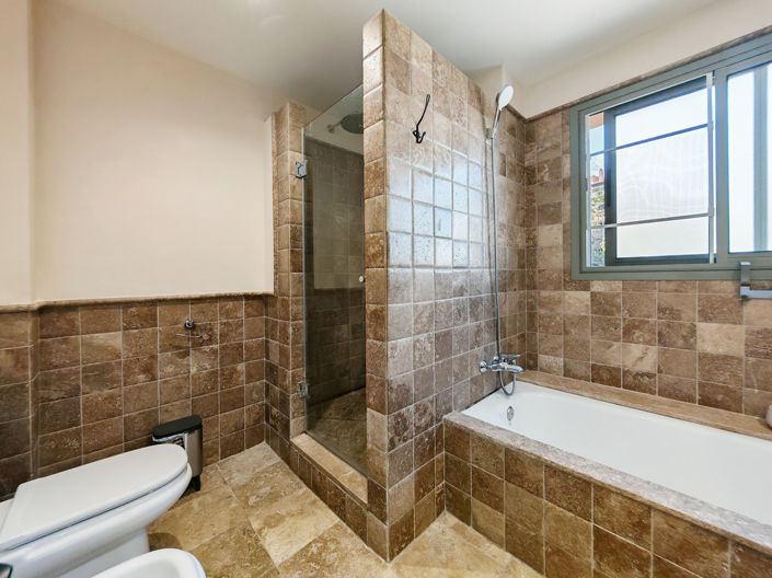 Image No.8-Appartement de 2 chambres à vendre à Estepona