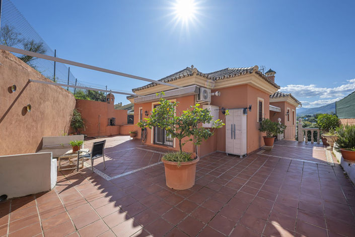 Image No.1-4 Bed Villa for sale