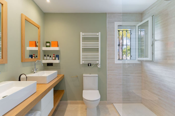 Image No.20-3 Bed Townhouse for sale