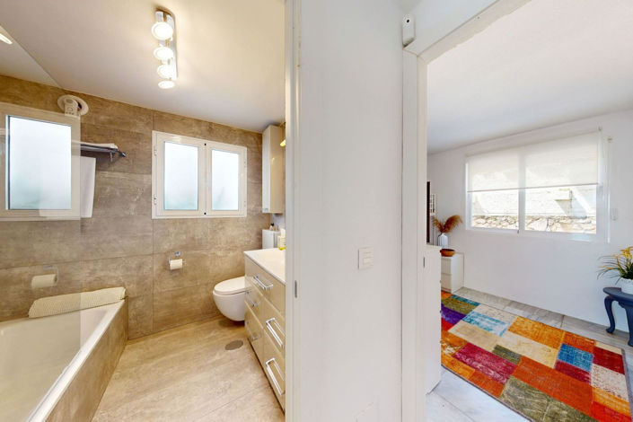 Image No.34-4 Bed Duplex for sale