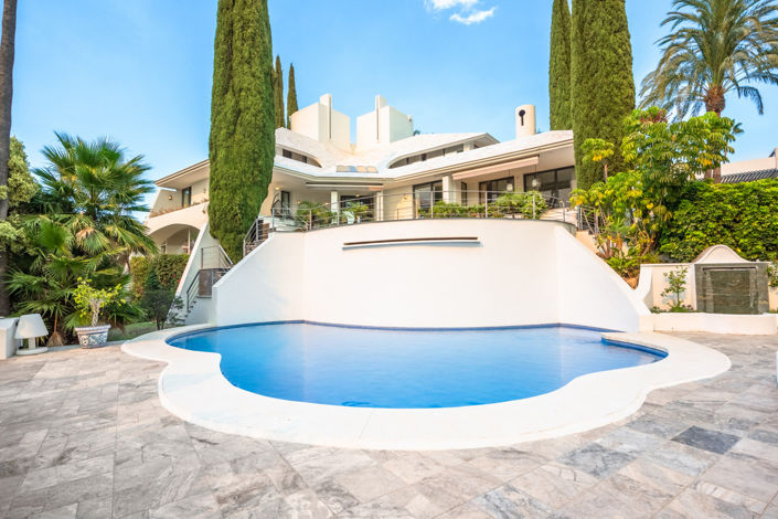 Image No.1-Villa de 4 chambres à vendre à Nueva Andalucia