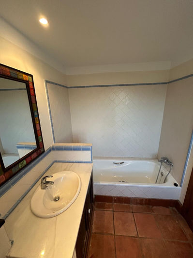 Image No.17-4 Bed Townhouse for sale