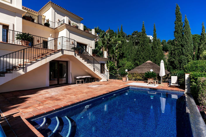 Image No.1-6 Bed Villa for sale