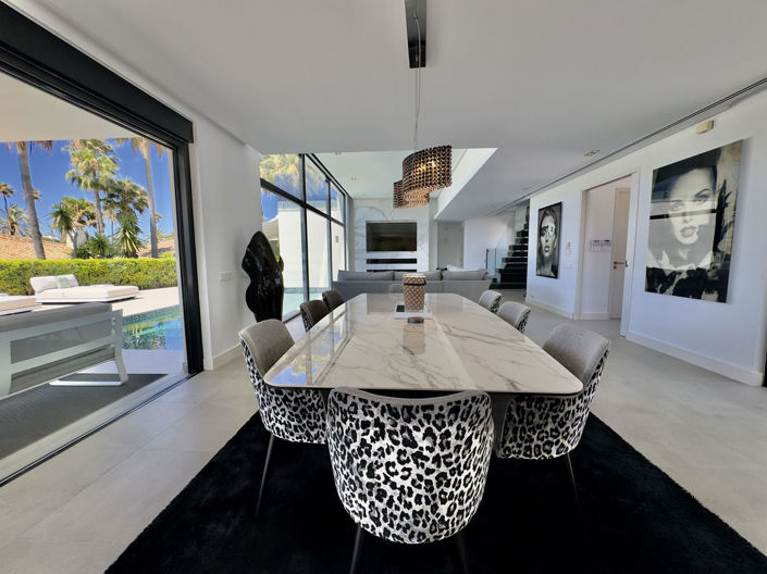 Image No.10-4 Bed Villa for sale