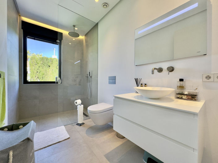 Image No.26-4 Bed Villa for sale