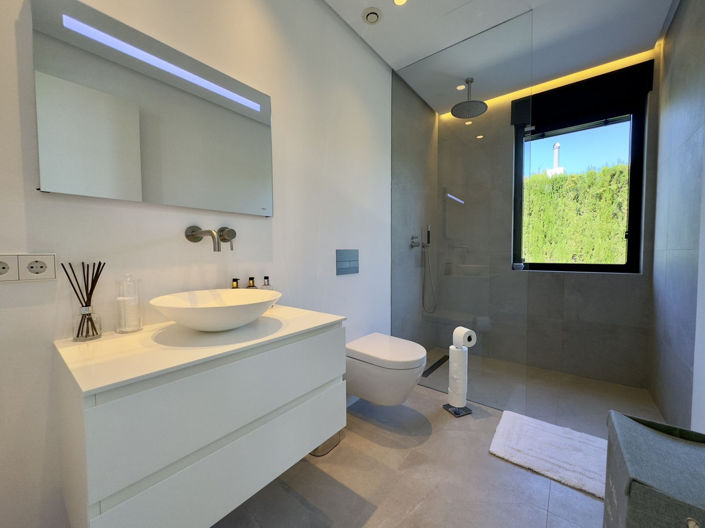 Image No.28-4 Bed Villa for sale