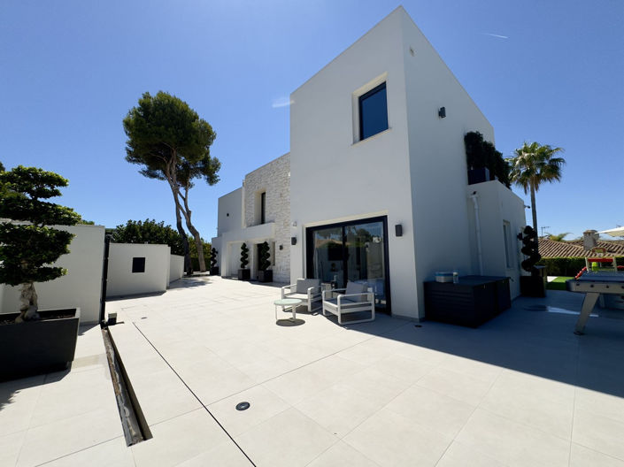 Image No.32-4 Bed Villa for sale