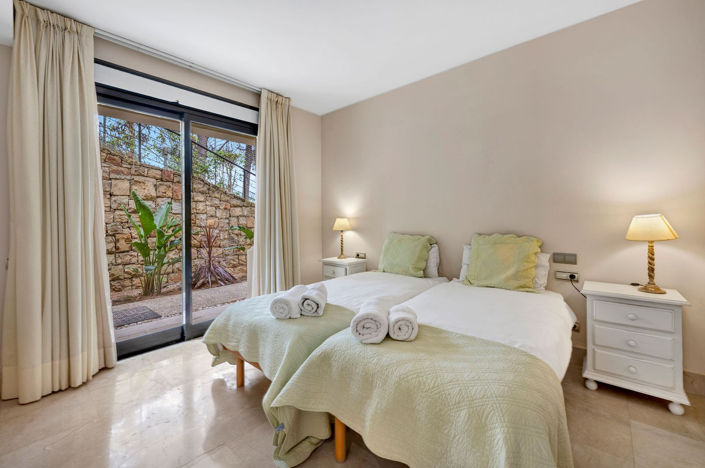 Image No.24-3 Bed Apartment for sale