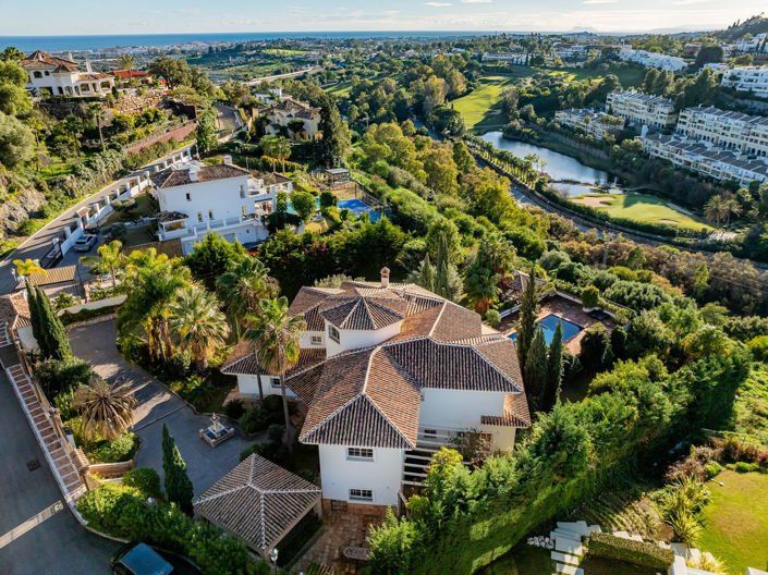 Image No.1-6 Bed Villa for sale