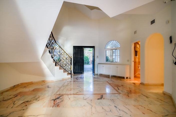 Image No.15-6 Bed Villa for sale