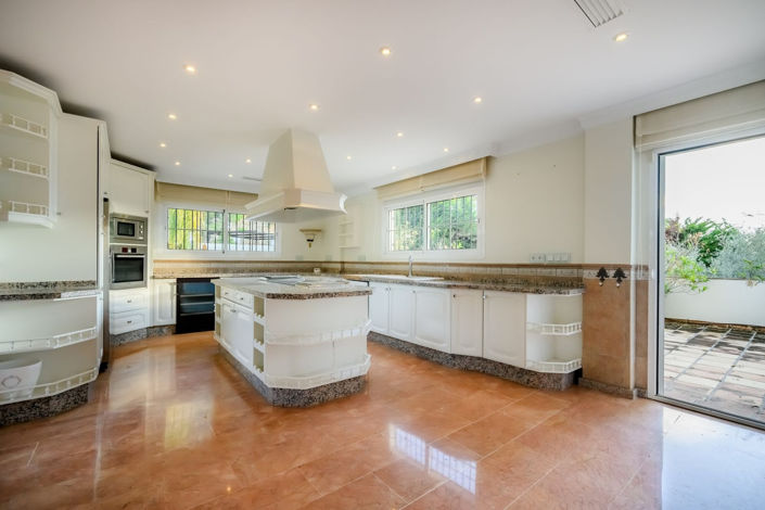 Image No.26-6 Bed Villa for sale