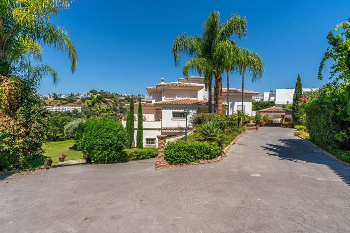 Image No.2-6 Bed Villa for sale