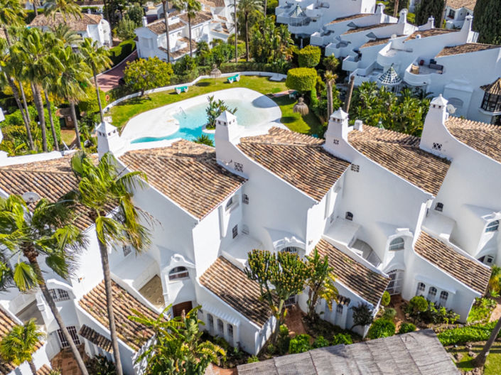 Image No.28-3 Bed Townhouse for sale