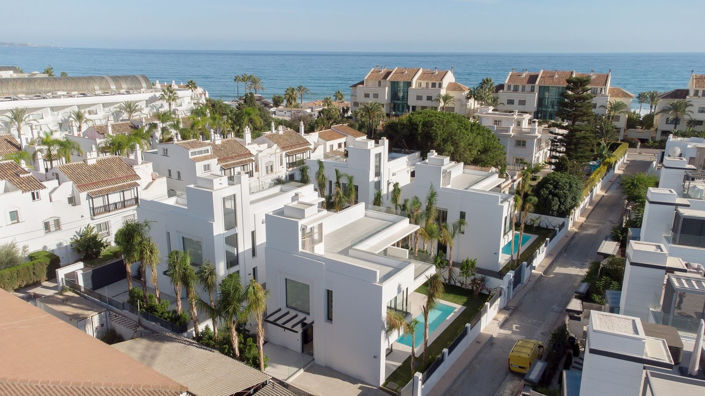 Image No.1-4 Bed Villa for sale