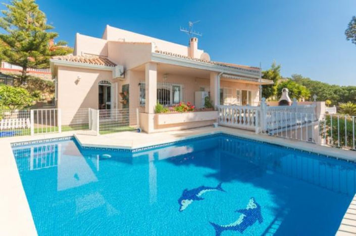 Image No.1-Villa de 4 chambres à vendre à Estepona