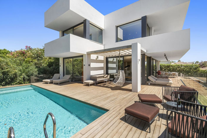 Image No.1-6 Bed Villa for sale