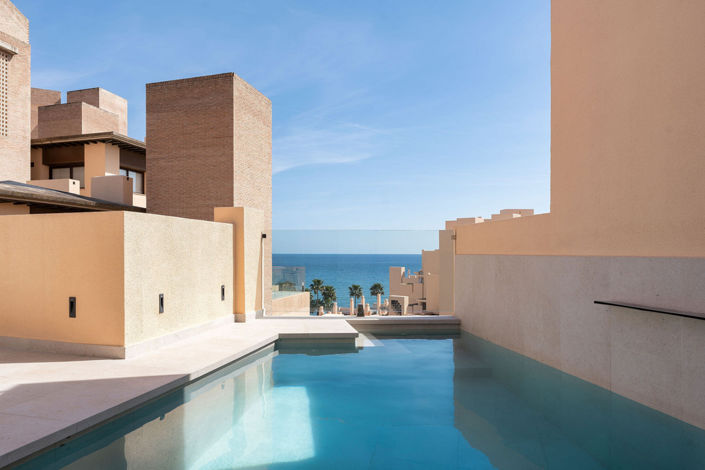 Image No.1-4 Bed Apartment for sale