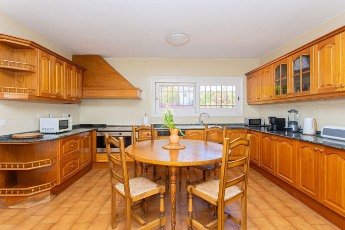 Image No.12-Villa de 8 chambres à vendre à Nueva Andalucia