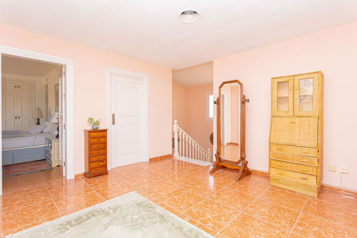 Image No.23-Villa de 8 chambres à vendre à Nueva Andalucia