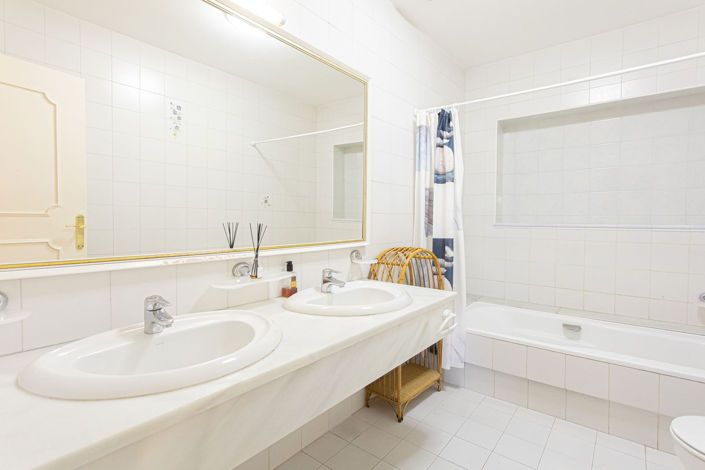 Image No.39-Villa de 8 chambres à vendre à Nueva Andalucia