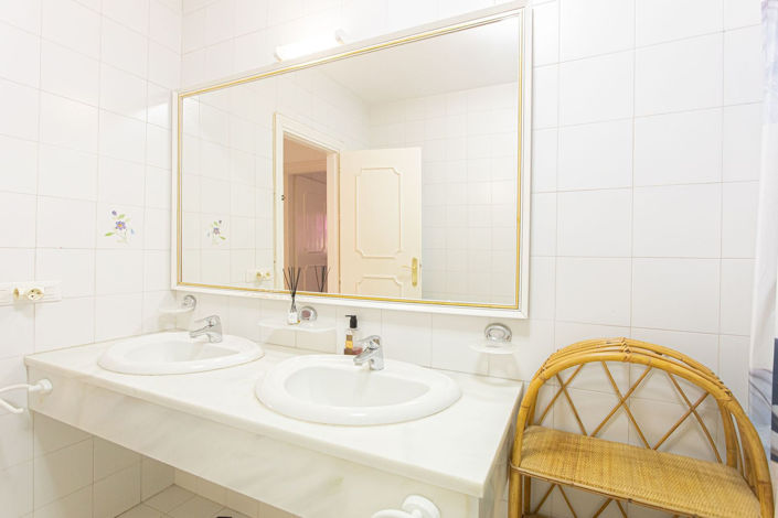 Image No.42-Villa de 8 chambres à vendre à Nueva Andalucia