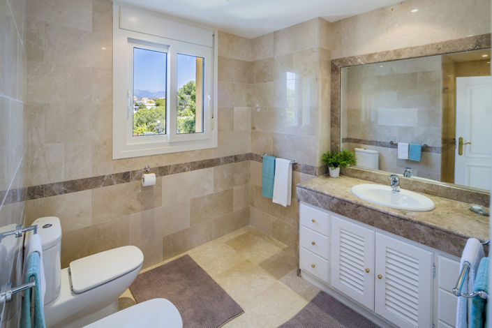 Image No.12-4 Bed Villa for sale