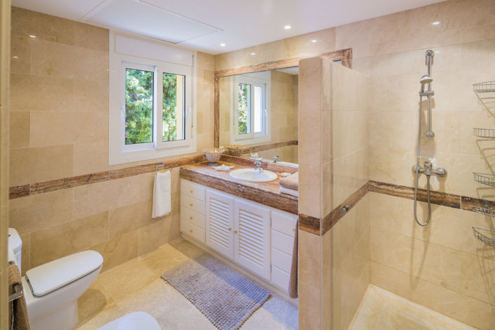 Image No.9-4 Bed Villa for sale