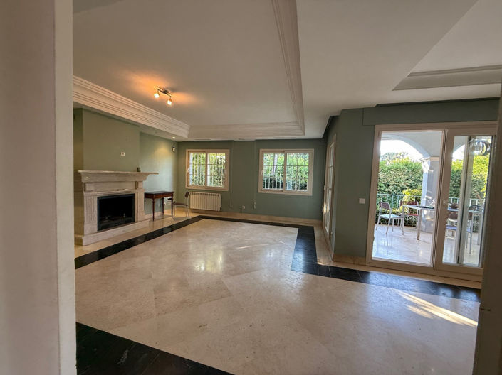 Image No.11-5 Bed Villa for sale