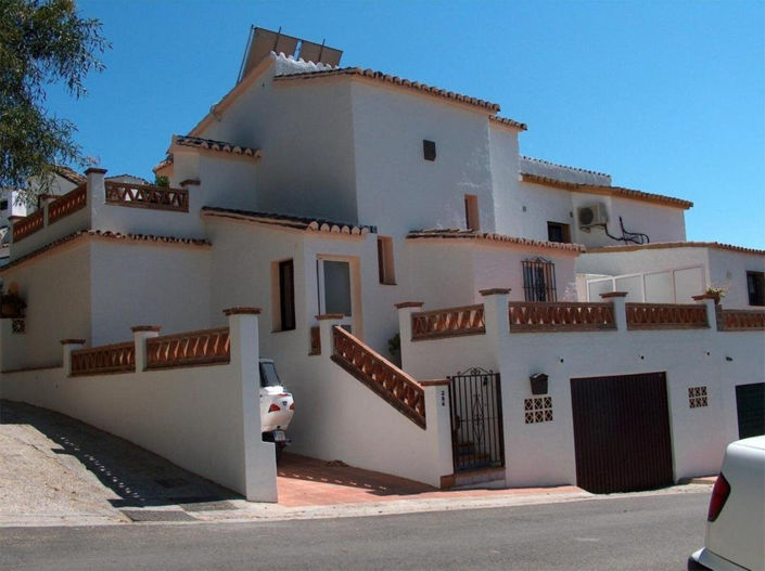 Image No.1-Maison de ville de 4 chambres à vendre à Calahonda
