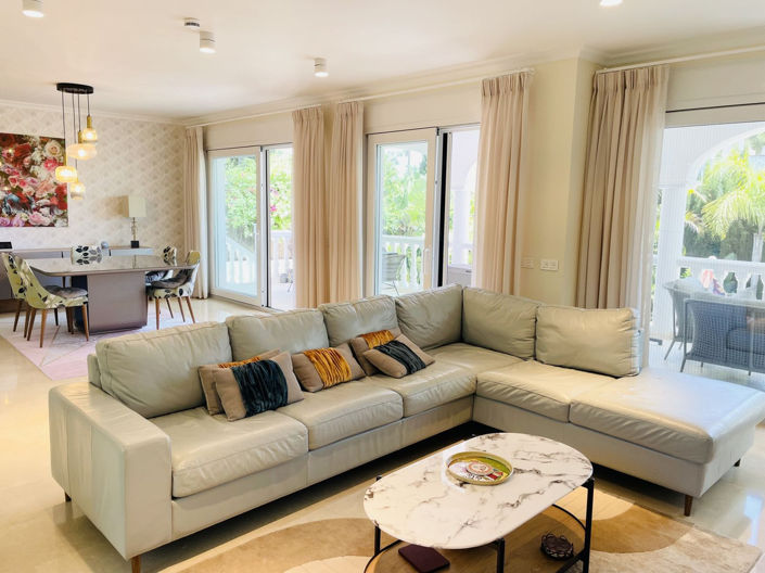 Image No.16-5 Bed Townhouse for sale