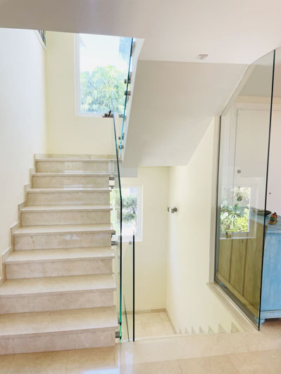 Image No.17-5 Bed Townhouse for sale