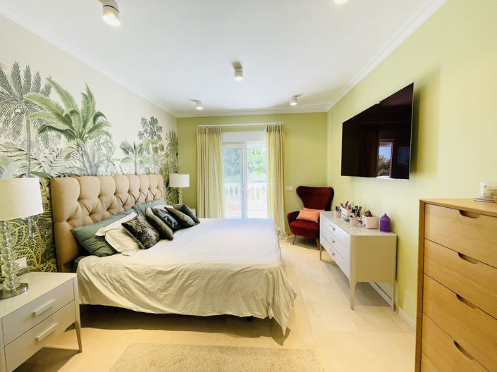 Image No.24-5 Bed Townhouse for sale