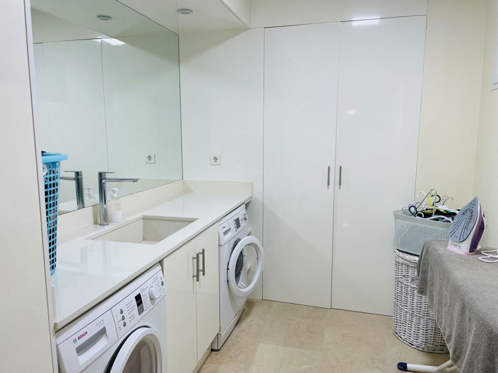 Image No.31-5 Bed Townhouse for sale