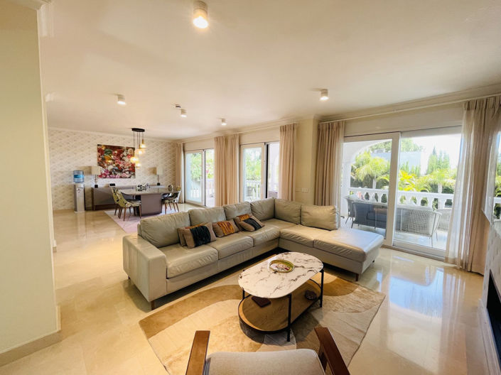 Image No.7-5 Bed Townhouse for sale