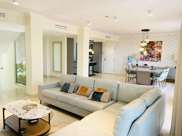 Image No.8-5 Bed Townhouse for sale