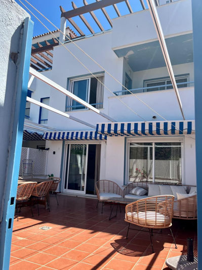 Image No.1-5 Bed Townhouse for sale