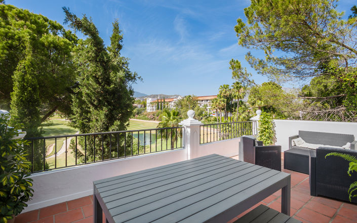 Image No.1-4 Bed Townhouse for sale