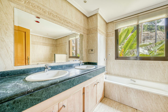 Image No.37-2 Bed Apartment for sale