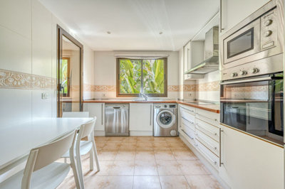 4-c23c0f86247804fa50226aecd8b0b2c8