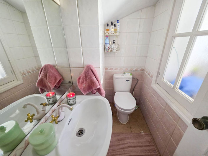 Image No.28-2 Bed Townhouse for sale