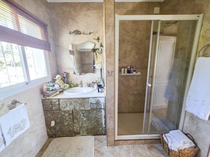 Image No.32-2 Bed Townhouse for sale