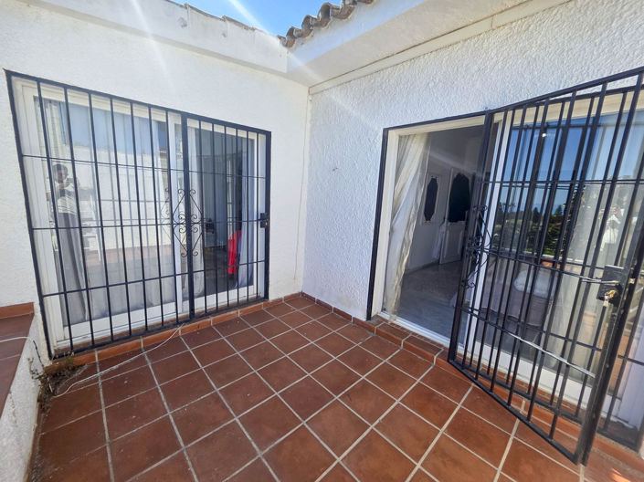 Image No.35-2 Bed Townhouse for sale