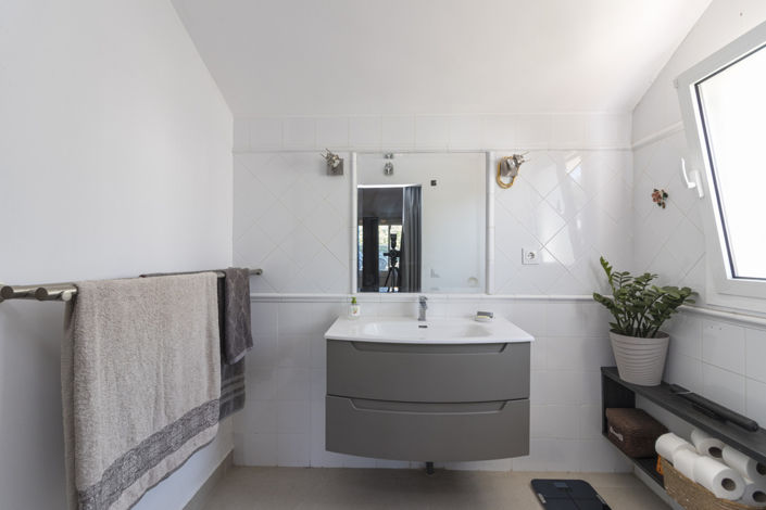 Image No.18-9 Bed Villa for sale